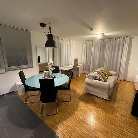 Design-apartment - Garten - Parken - Kueche * 伯布林根