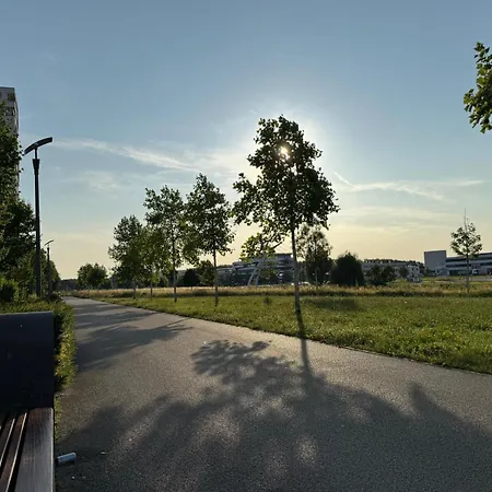 公寓 Design-apartment - Garten - Parken - Kueche 伯布林根