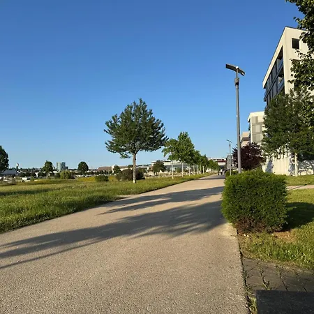 Design-apartment - Garten - Parken - Kueche * 伯布林根